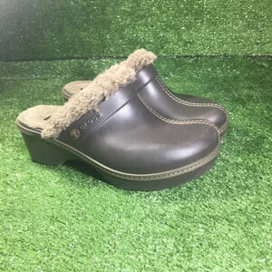 Womens crocs clogs size 7 furry lined leathercasual comfortable shoes cobblereva